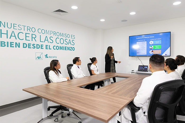 Interior de clínica AXA Keralty 4