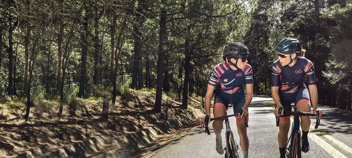 Hermanas Gaxiola entrenando ciclismo